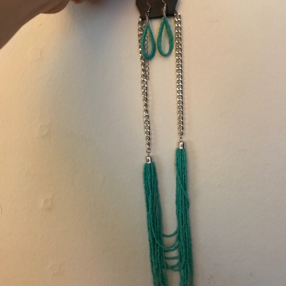 earring and necklace set - Picture 1 of 3